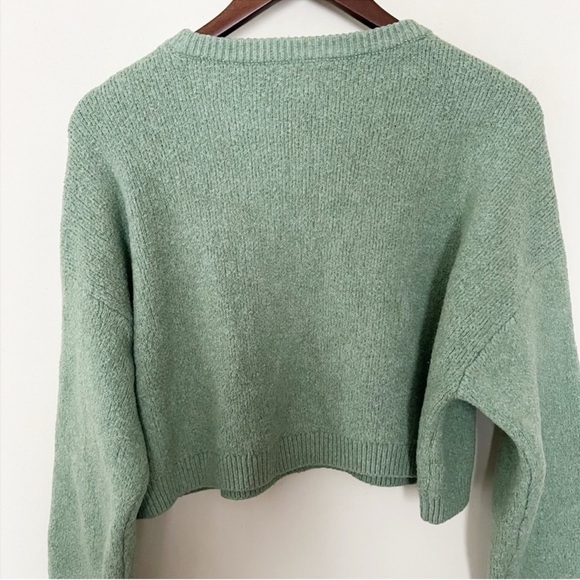 BP Pullover Long Sleeve Cropped Sweater Plush Soft Fabric Sage Green Size Medium - Picture 7 of 8